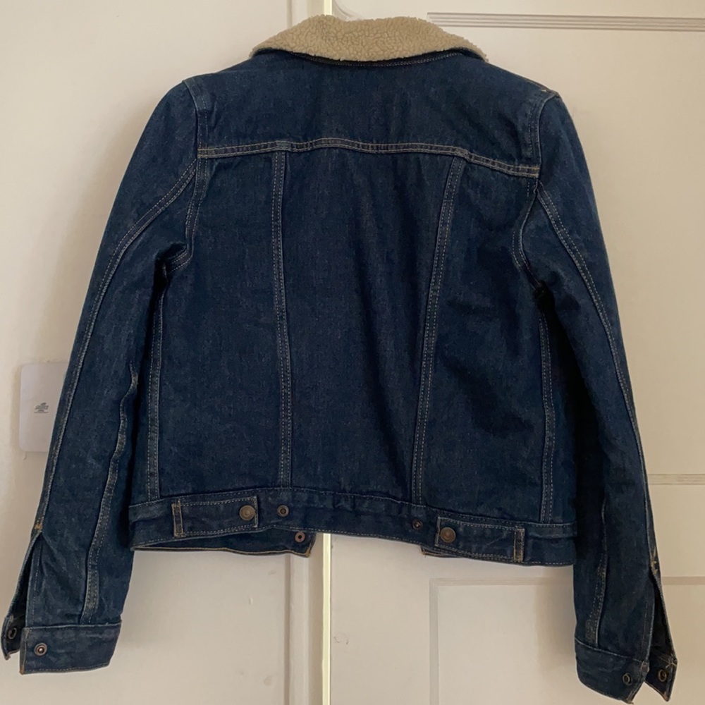 Levi’s Sherpa Trucker Jean Jacket - Picture 4 of 4